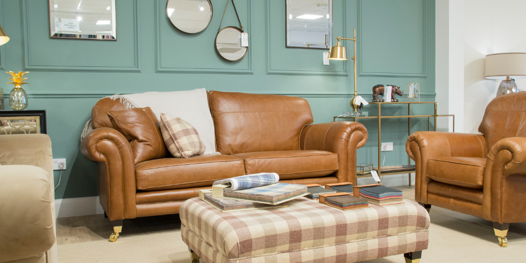 Finline Furniture Leather Louis Sofa in Yarwood Leather Mustang Tan